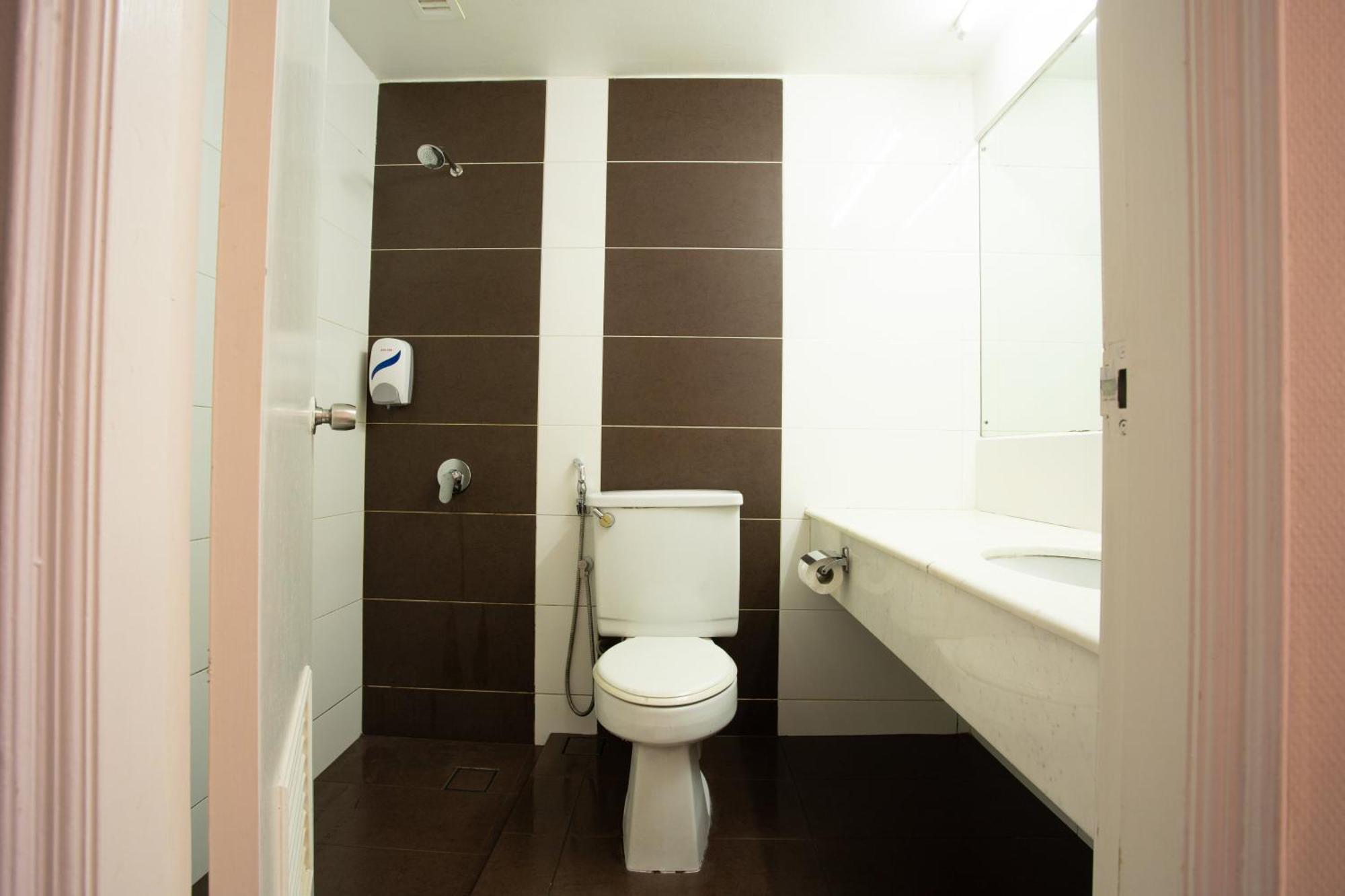 Somerset Hotel Miri Exterior photo