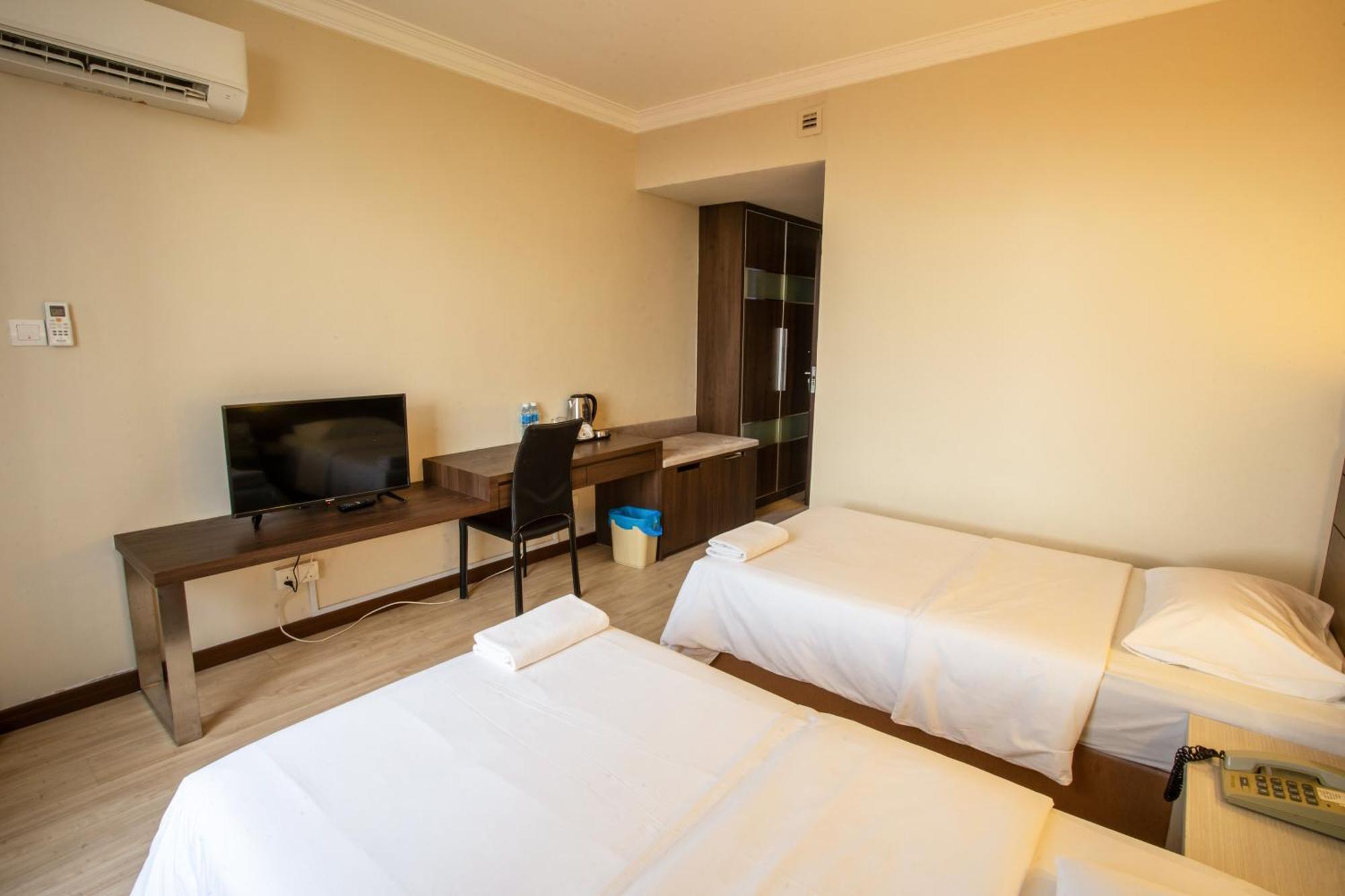 Somerset Hotel Miri Exterior photo