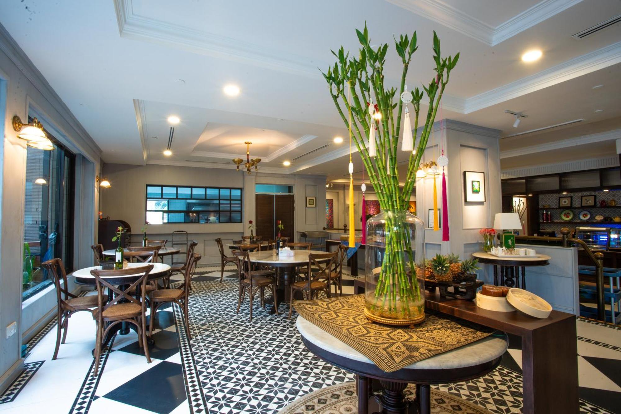 Somerset Hotel Miri Exterior photo