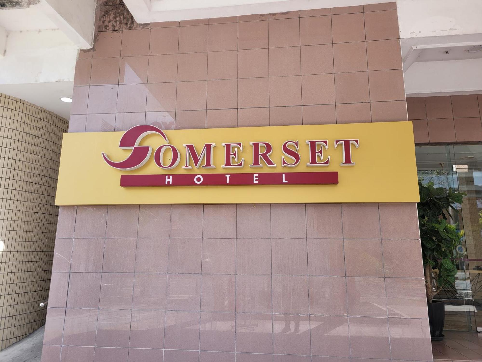 Somerset Hotel Miri Exterior photo